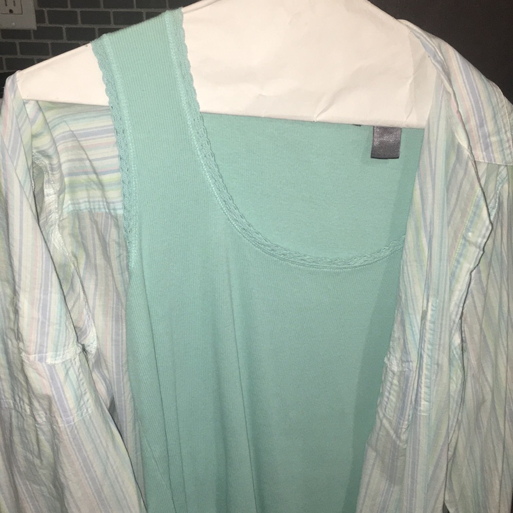 Two piece set - Picture 2 of 4